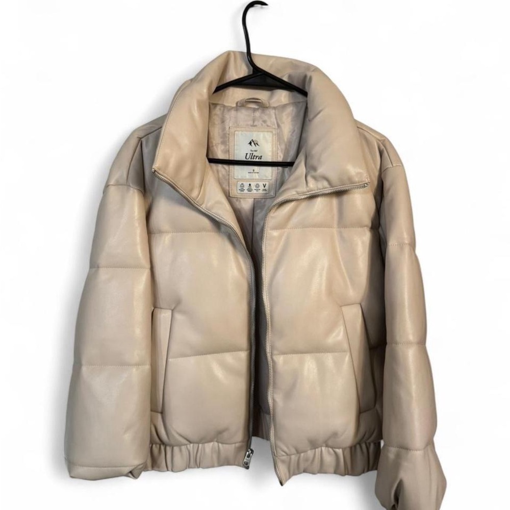 Abercrombie & Fitch Women's Beige Puffer Jacket